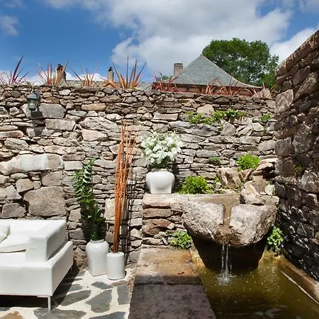 Chateau De Longcol Hotel 4*