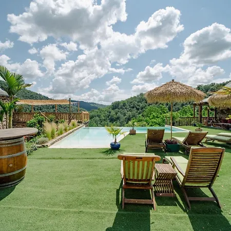Chateau De Longcol Hotel 4*