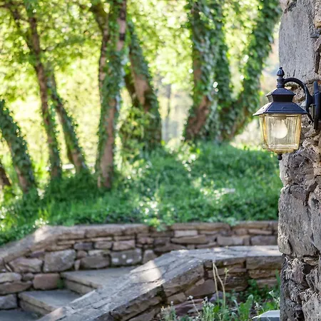 拉昂克尔城堡酒店