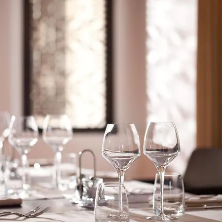 拉昂克尔城堡酒店 酒店 4*